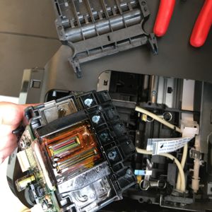 HP Officejet 7110 Druckkopf heraus heben